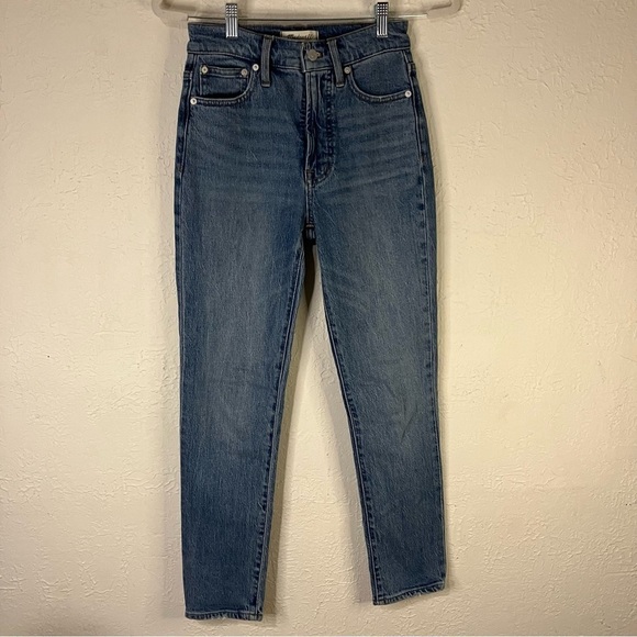 Madewell The Perfect Vintage Jean in Belbury Wash Tencel Denim Edition - Picture 3 of 11